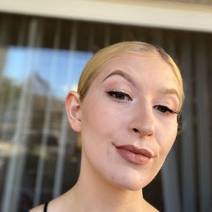 Meet your Posher, Lyn